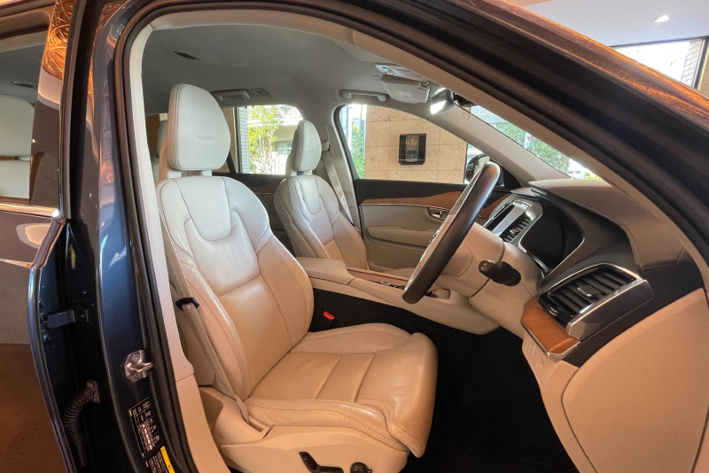 ボルボ XC90 中古車