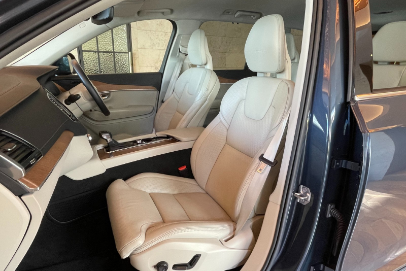 ボルボ XC90 中古車