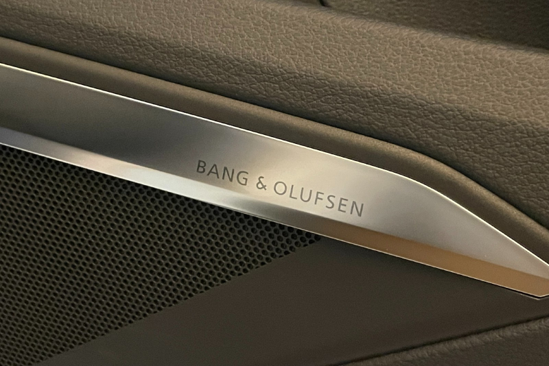 アウディ e-tron 中古車