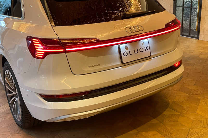 アウディ e-tron 中古車