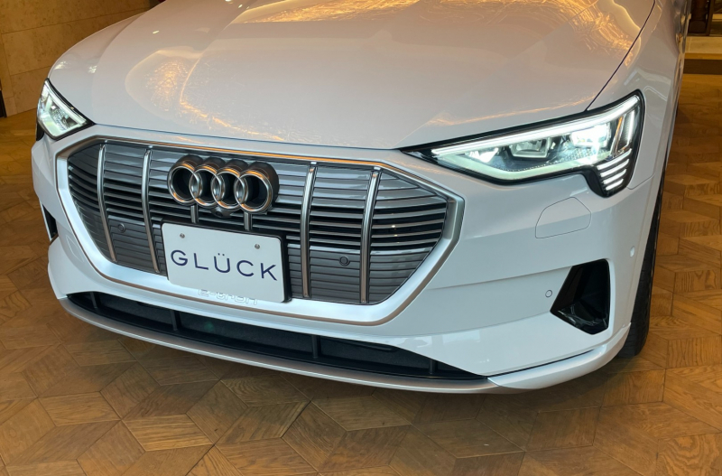 アウディ e-tron 中古車