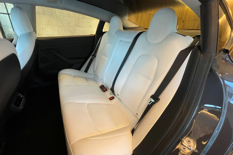 テスラ モデル3 中古車