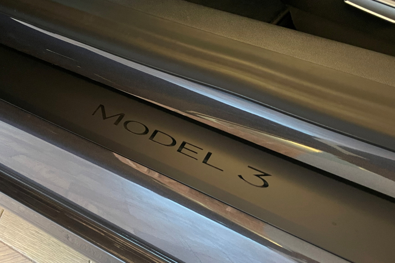 テスラ モデル3 中古車