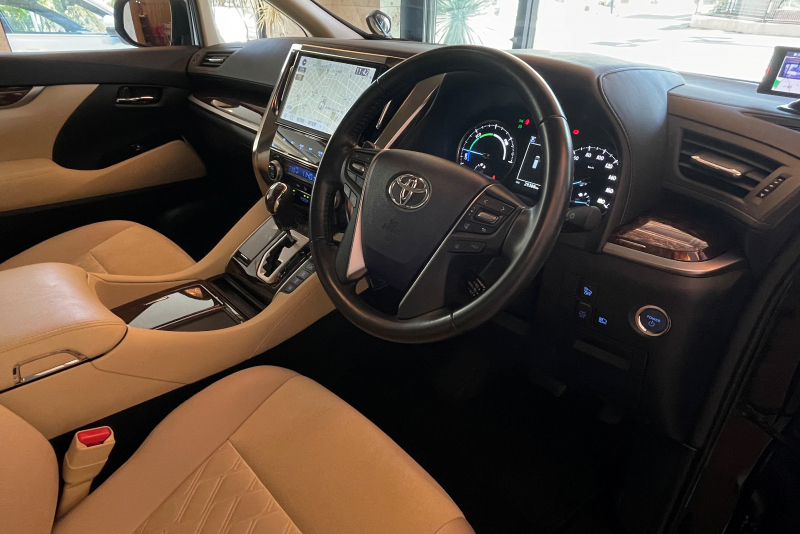 トヨタ アルファード ハイブリッド 中古車