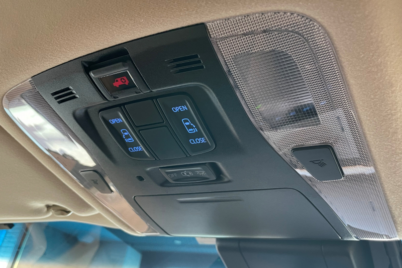 トヨタ アルファード ハイブリッド 中古車