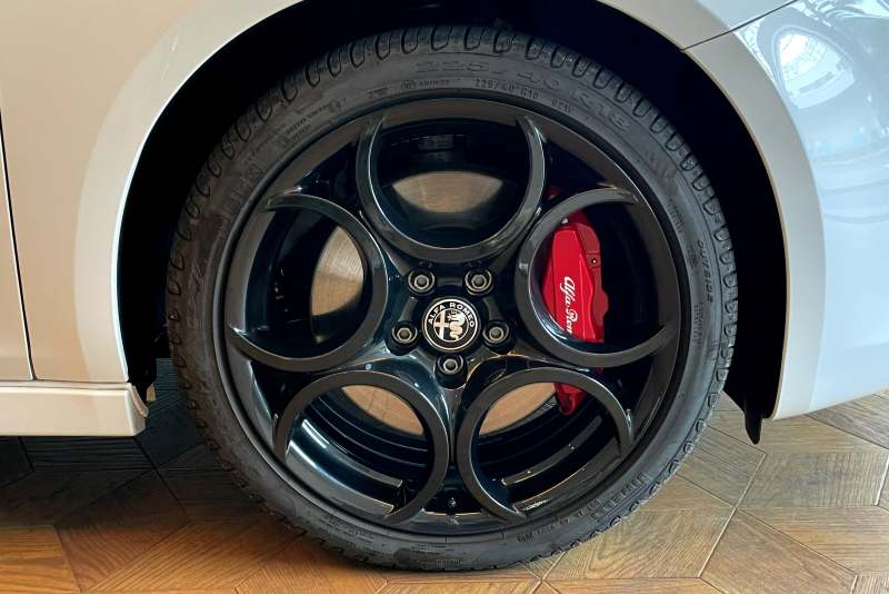 アルファロメオ ジュリエッタ 中古車