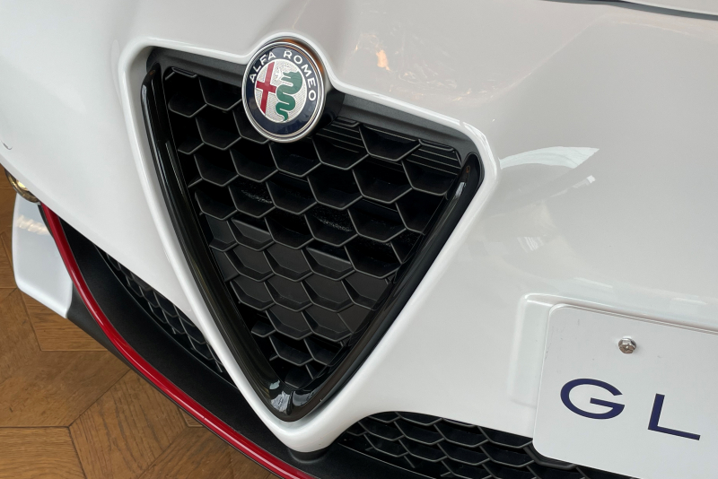 アルファロメオ ジュリエッタ 中古車