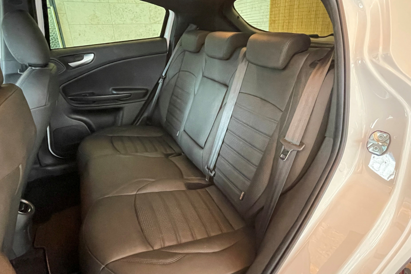 アルファロメオ ジュリエッタ 中古車