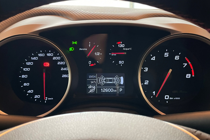 アルファロメオ ジュリエッタ 中古車