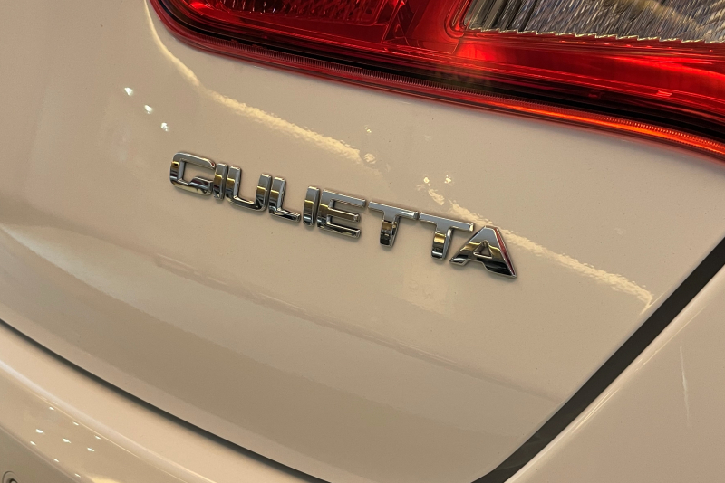 アルファロメオ ジュリエッタ 中古車