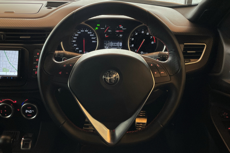 アルファロメオ ジュリエッタ 中古車