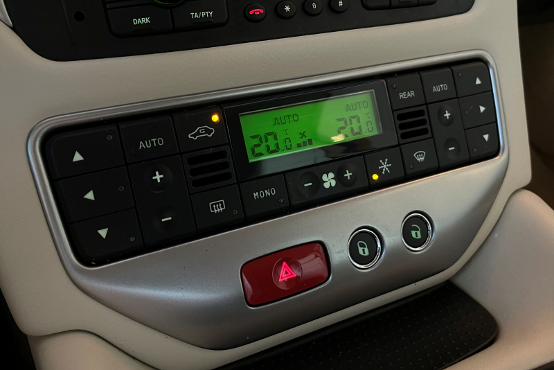 マセラティ グランツーリズモ 中古車