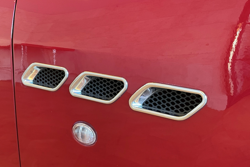 マセラティ グランツーリズモ 中古車