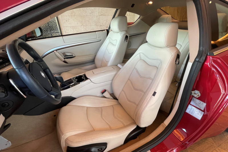 マセラティ グランツーリズモ 中古車