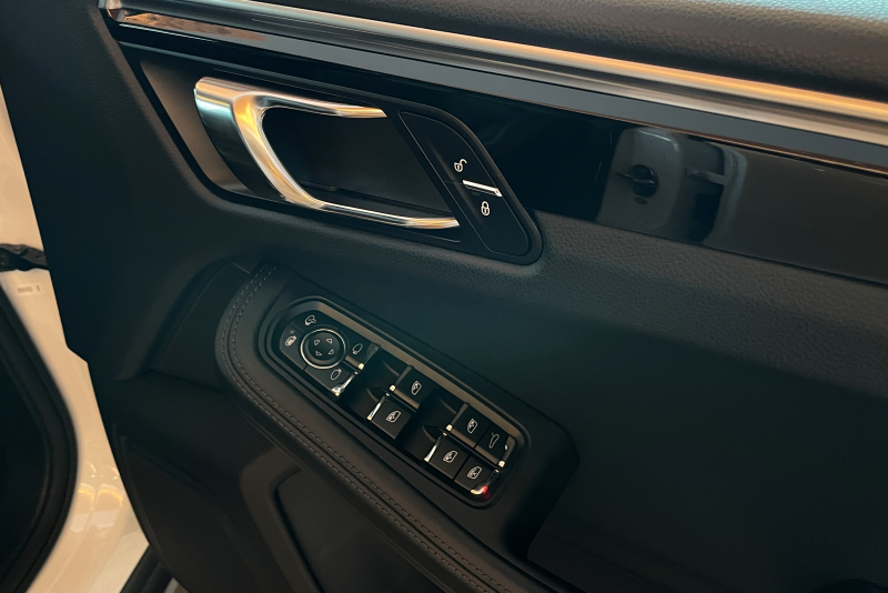 ポルシェ マカン 中古車