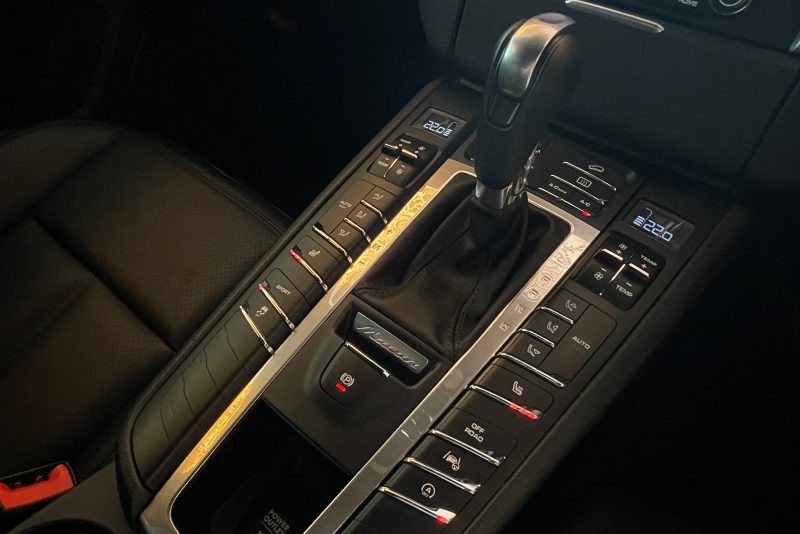 ポルシェ マカン 中古車