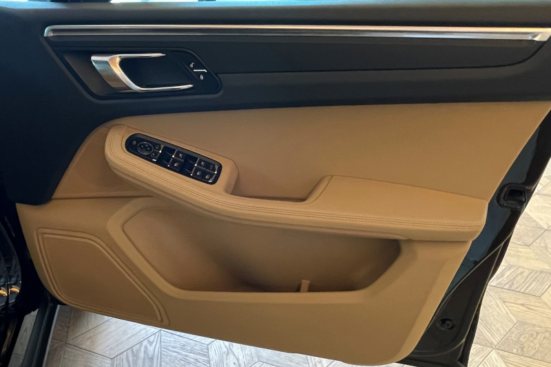 ポルシェ マカン 中古車