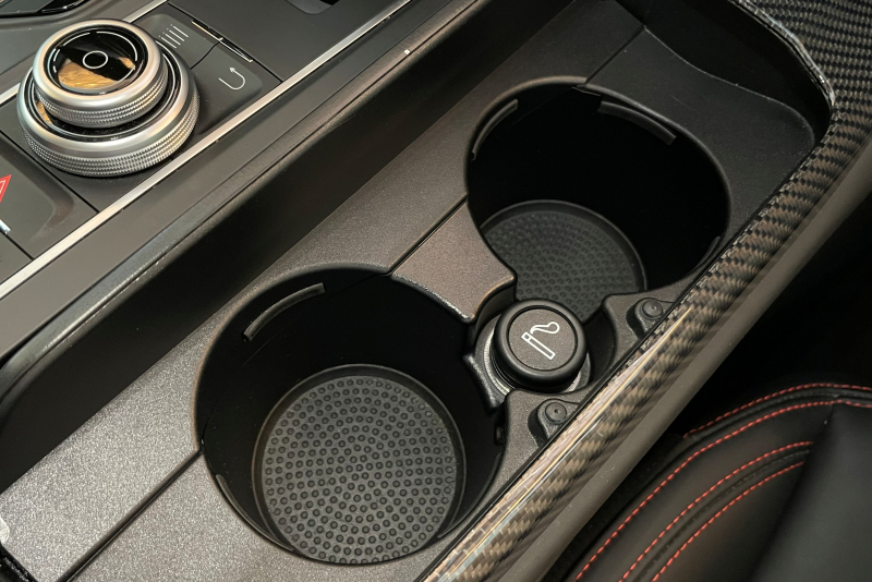 マセラティ レヴァンテ 中古車