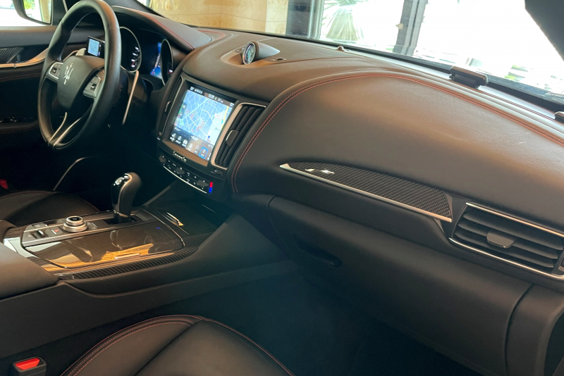 マセラティ レヴァンテ 中古車