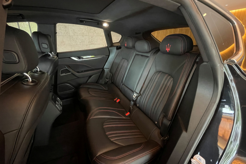 マセラティ レヴァンテ 中古車