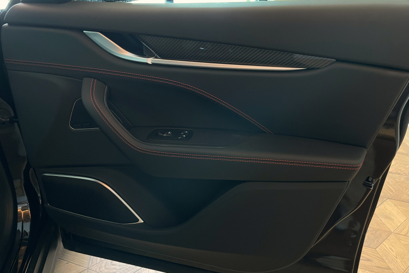 マセラティ レヴァンテ 中古車