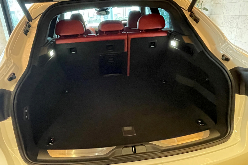 マセラティ レヴァンテ 中古車