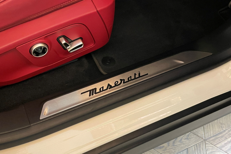 マセラティ レヴァンテ 中古車