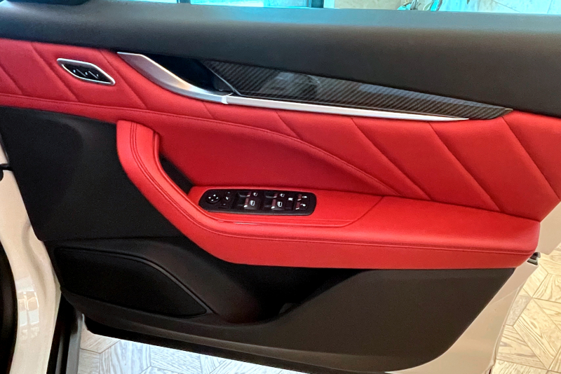 マセラティ レヴァンテ 中古車