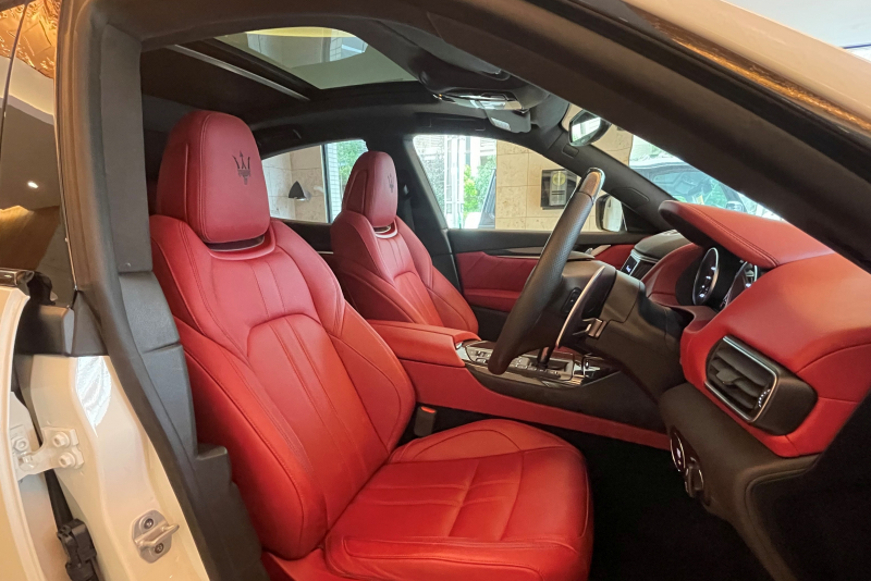 マセラティ レヴァンテ 中古車