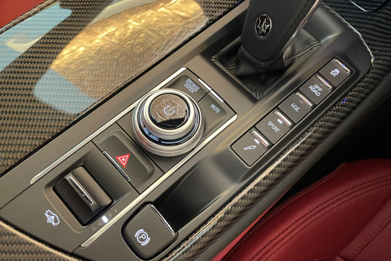 マセラティ レヴァンテ 中古車