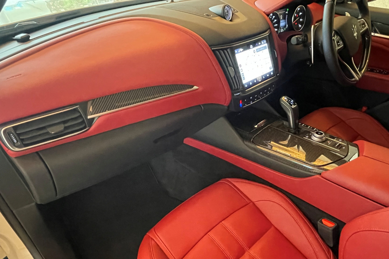 マセラティ レヴァンテ 中古車