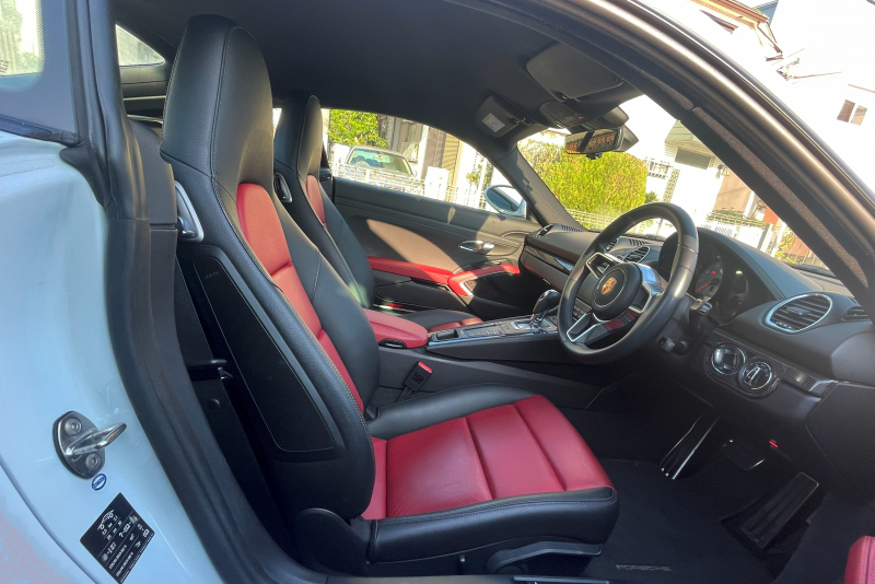 ポルシェ 718 ケイマン 中古車