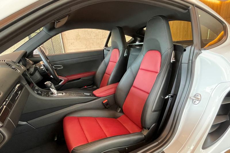 ポルシェ 718 ケイマン 中古車