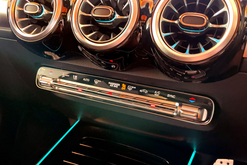 メルセデスベンツ GLB 中古車