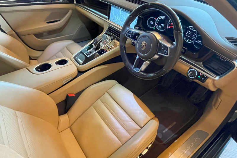 ポルシェ パナメーラ 中古車