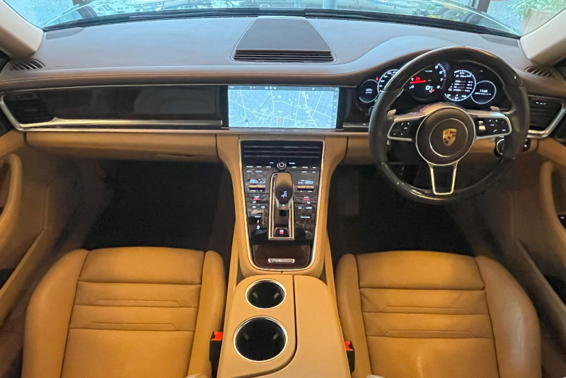 ポルシェ パナメーラ 中古車