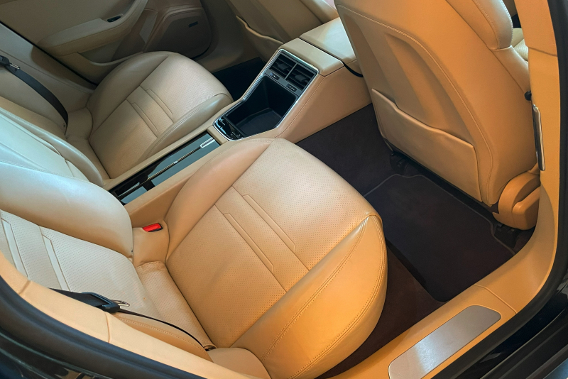 ポルシェ パナメーラ 中古車