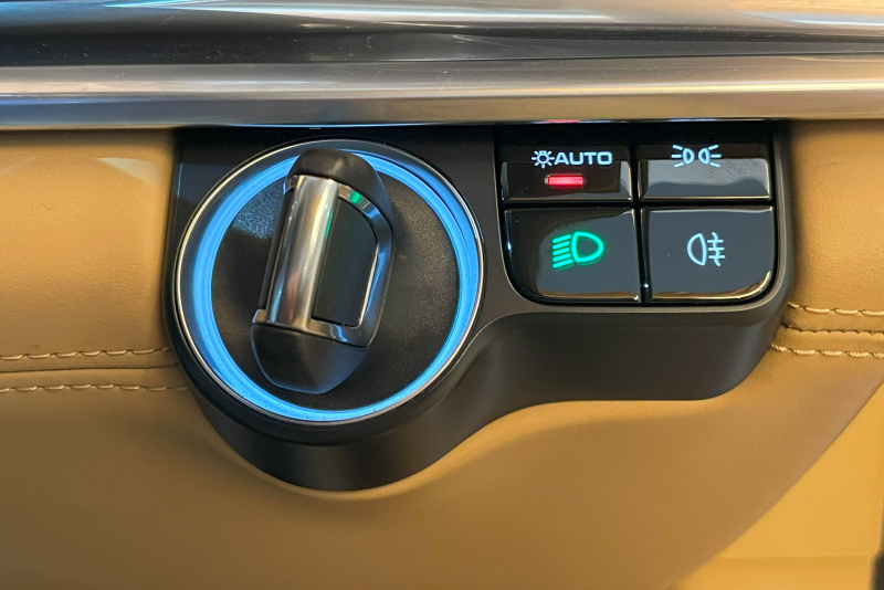 ポルシェ パナメーラ 中古車