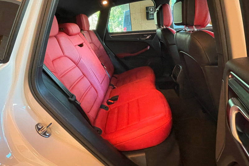 ポルシェ マカン 中古車