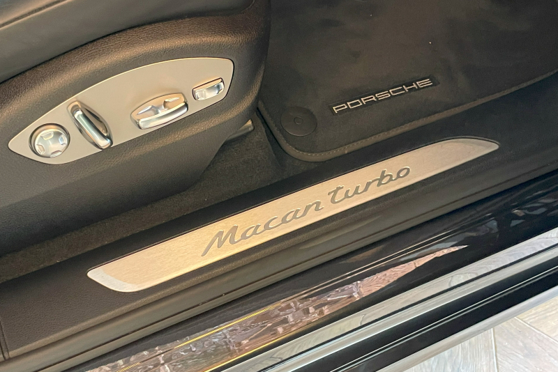 ポルシェ マカン 中古車