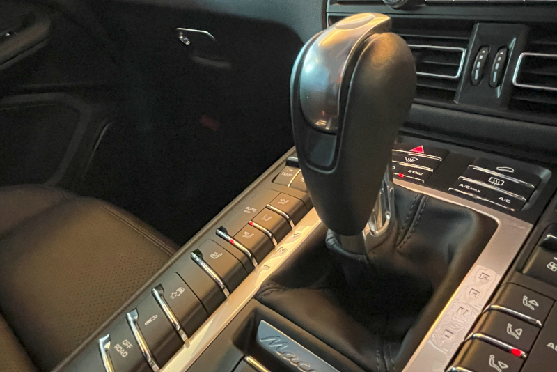 ポルシェ マカン 中古車