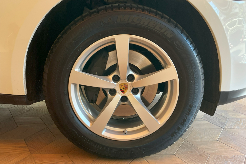 ポルシェ マカン 中古車