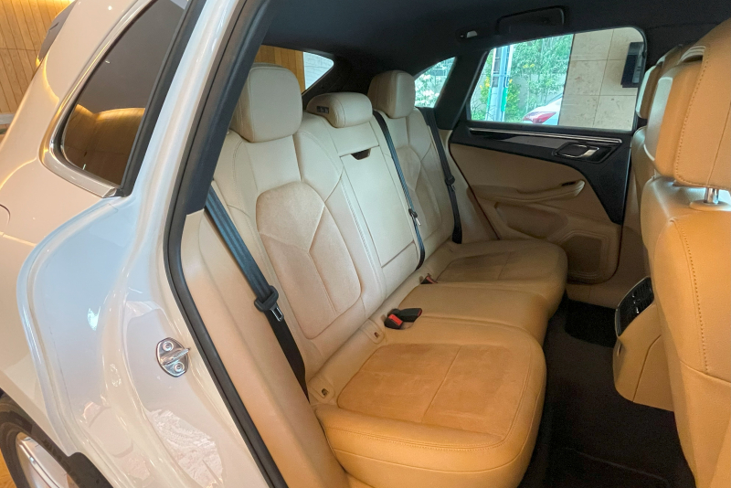 ポルシェ マカン 中古車