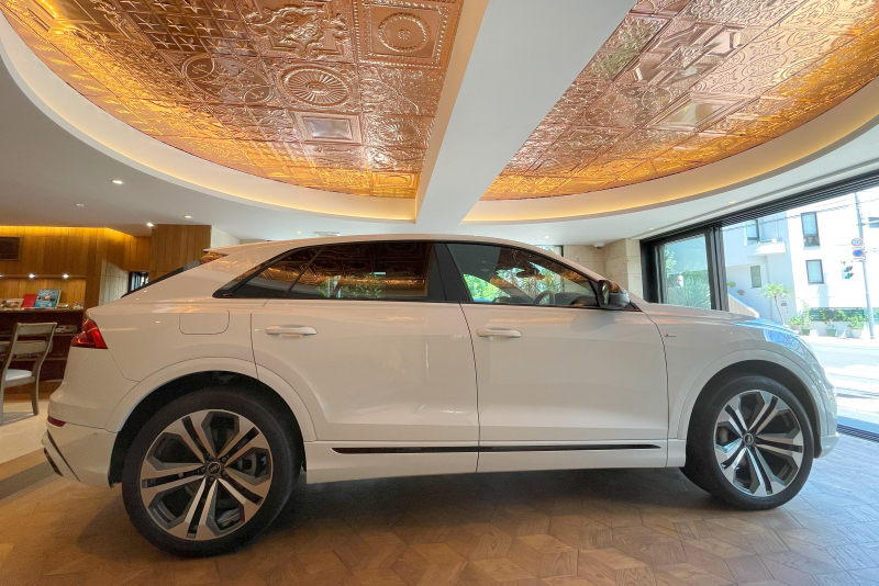 アウディ Q8 中古車