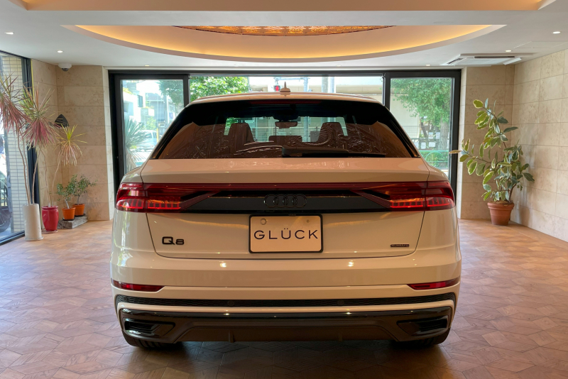 アウディ Q8 中古車