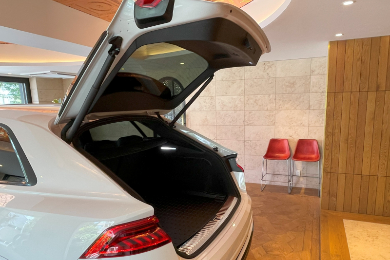 アウディ Q8 中古車