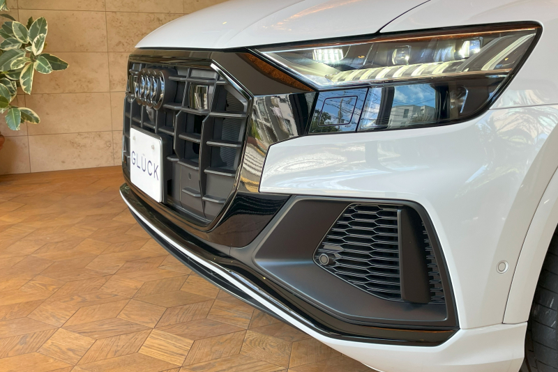 アウディ Q8 中古車