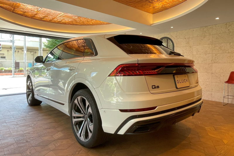 アウディ Q8 中古車