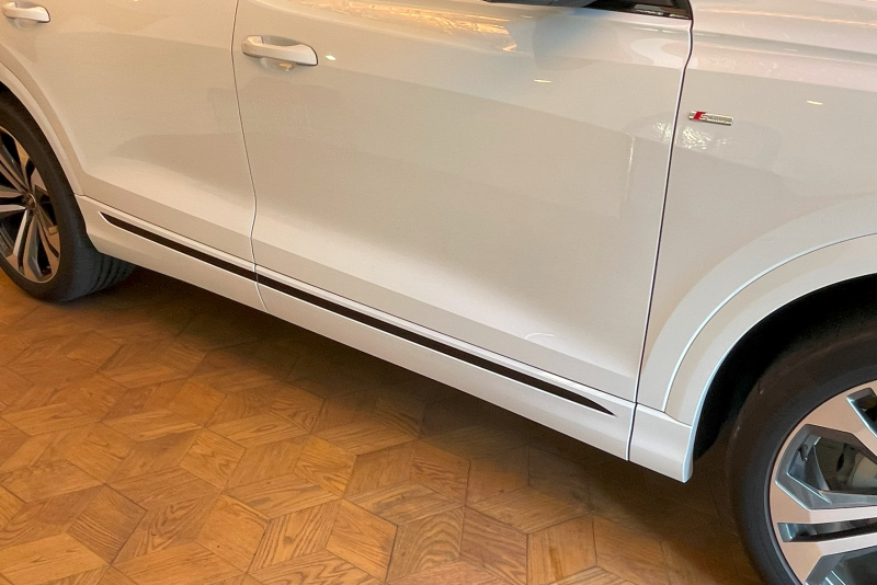 アウディ Q8 中古車