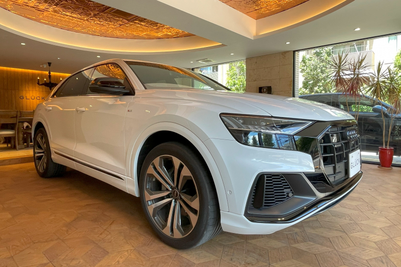 アウディ Q8 55TFSI クワトロ Sライン 4WD コンフォート